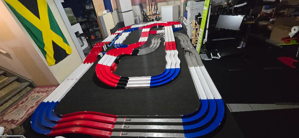 Tamiya Mini 4WD lane track at a HUR session
